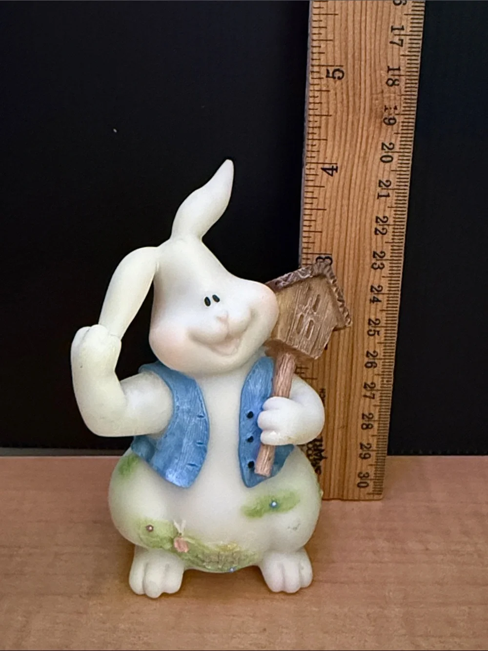 Home Interior resin bunnies